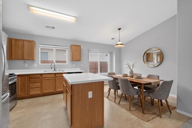 617 Sunny Meadows Drive NE, Rio Rancho, NM 87144