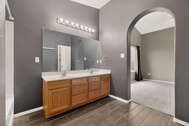 617 Sunny Meadows Drive NE, Rio Rancho, NM 87144