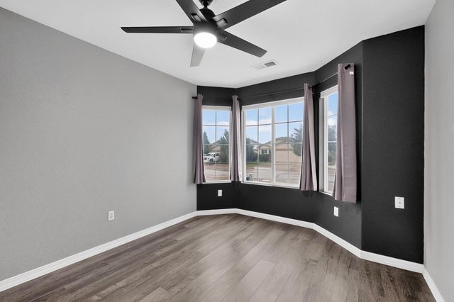 617 Sunny Meadows Drive NE, Rio Rancho, NM 87144