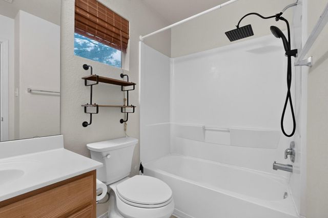 617 Sunny Meadows Drive NE, Rio Rancho, NM 87144
