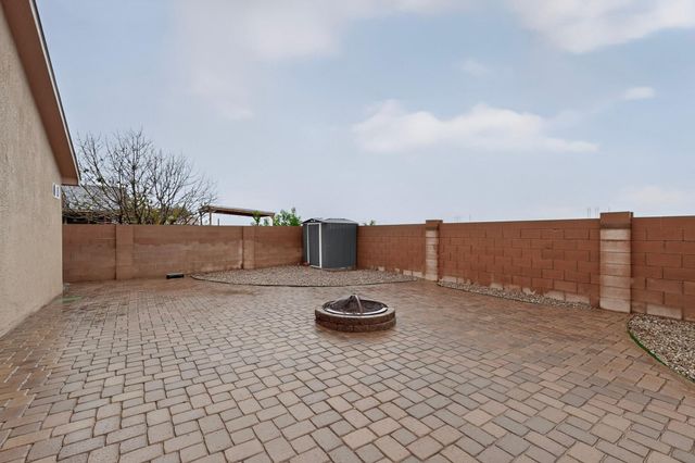 617 Sunny Meadows Drive NE, Rio Rancho, NM 87144