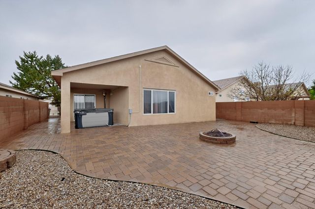 617 Sunny Meadows Drive NE, Rio Rancho, NM 87144