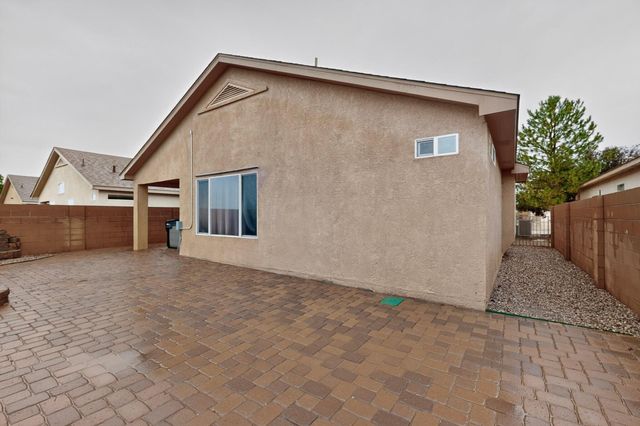 617 Sunny Meadows Drive NE, Rio Rancho, NM 87144