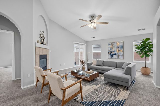 617 Sunny Meadows Drive NE, Rio Rancho, NM 87144