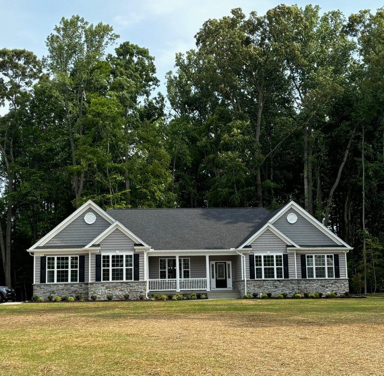 12067 GREENBRIER DR, King George, VA 22485