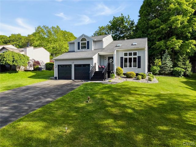 105 Vantage Drive, Camillus, NY 13031