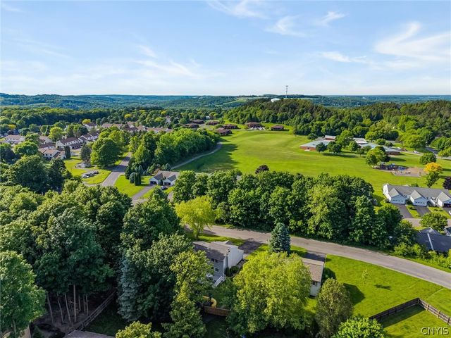 105 Vantage Drive, Camillus, NY 13031