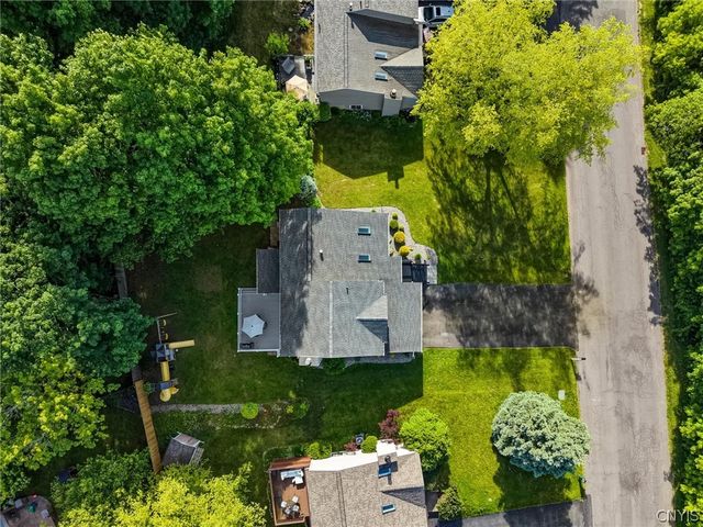 105 Vantage Drive, Camillus, NY 13031