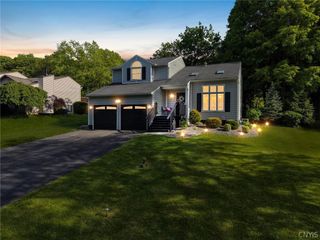 105 Vantage Drive, Camillus, NY 13031