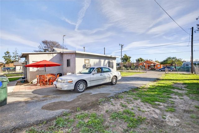 1067 Stevenson A & B, Colton, CA 92324