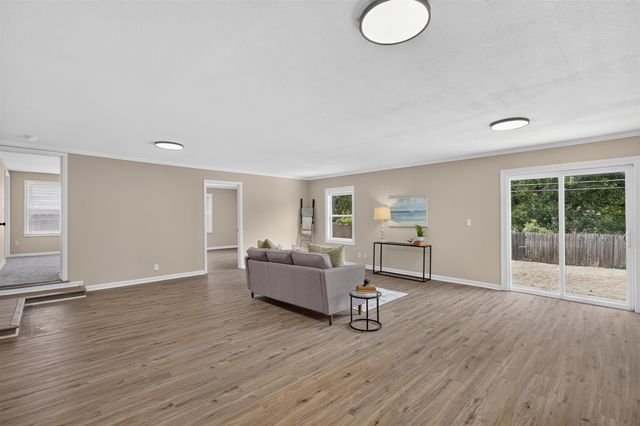 747 S Clifton Ave, Wichita, KS 67218