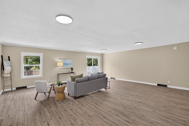 747 S Clifton Ave, Wichita, KS 67218