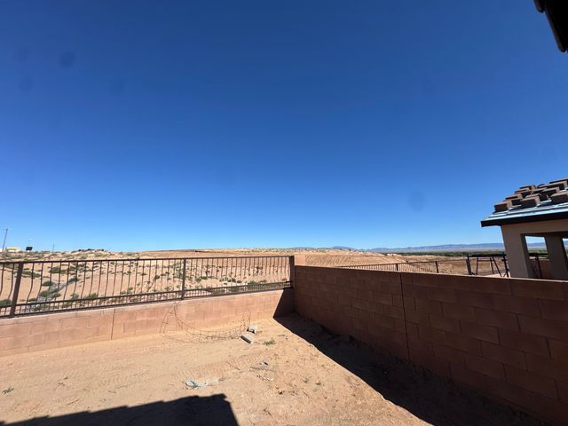 1556 Valle De Colores Road NW, Los Lunas, NM 87031