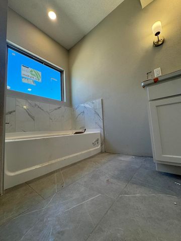 1556 Valle De Colores Road NW, Los Lunas, NM 87031