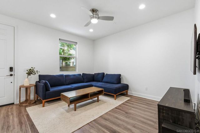 2464 Solara Lane, Vista, CA 92081