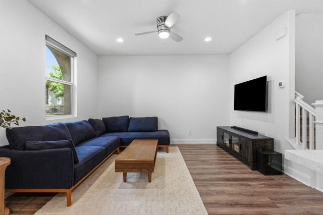 2464 Solara Lane, Vista, CA 92081