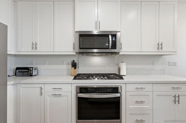 2464 Solara Lane, Vista, CA 92081