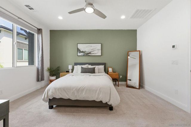 2464 Solara Lane, Vista, CA 92081