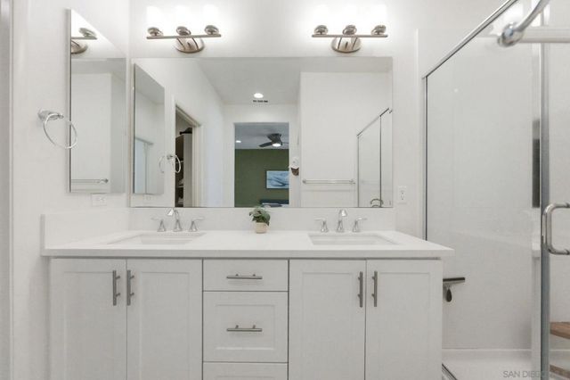 2464 Solara Lane, Vista, CA 92081