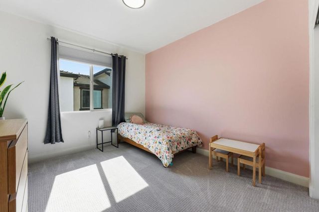 2464 Solara Lane, Vista, CA 92081