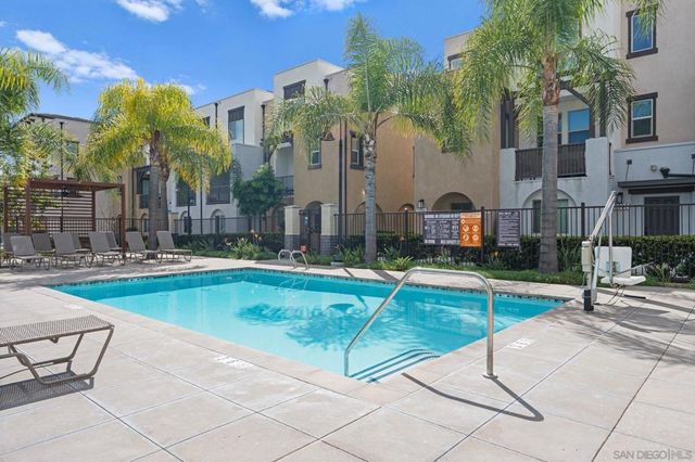 2464 Solara Lane, Vista, CA 92081