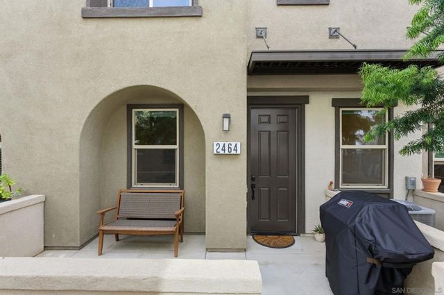 2464 Solara Lane, Vista, CA 92081