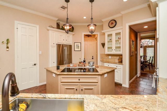 19 Ambleside Crescent Drive, Sugar Land, TX 77479