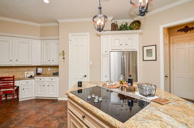 19 Ambleside Crescent Drive, Sugar Land, TX 77479