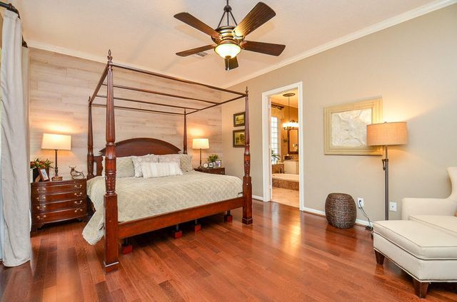 19 Ambleside Crescent Drive, Sugar Land, TX 77479