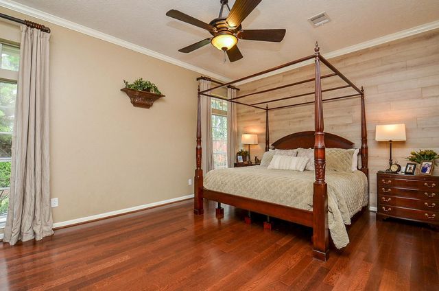 19 Ambleside Crescent Drive, Sugar Land, TX 77479