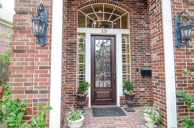 19 Ambleside Crescent Drive, Sugar Land, TX 77479