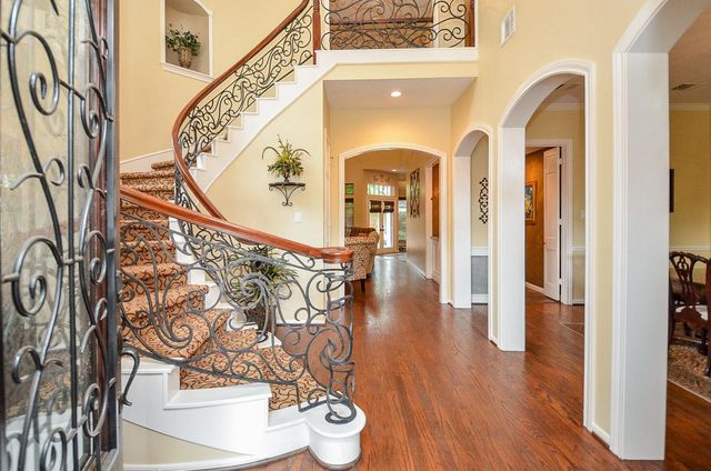 19 Ambleside Crescent Drive, Sugar Land, TX 77479