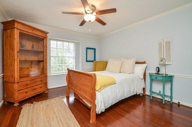 19 Ambleside Crescent Drive, Sugar Land, TX 77479
