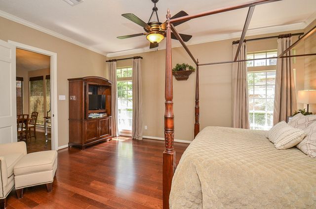 19 Ambleside Crescent Drive, Sugar Land, TX 77479