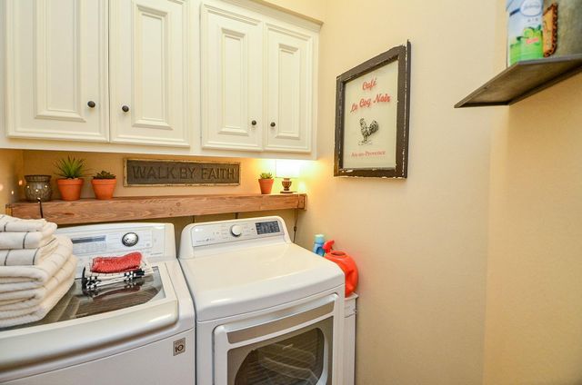 19 Ambleside Crescent Drive, Sugar Land, TX 77479