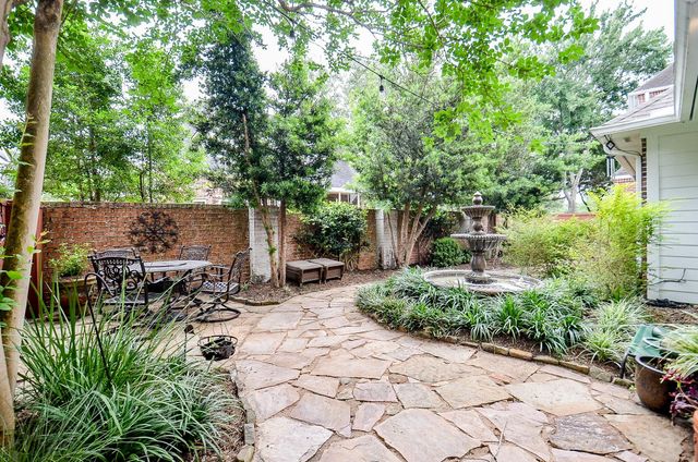 19 Ambleside Crescent Drive, Sugar Land, TX 77479