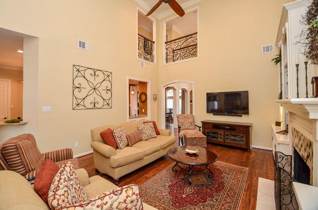 19 Ambleside Crescent Drive, Sugar Land, TX 77479