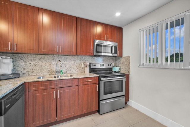 601 N OCEAN Boulevard 202, Boca Raton, FL 33432