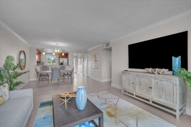 601 N OCEAN Boulevard 202, Boca Raton, FL 33432