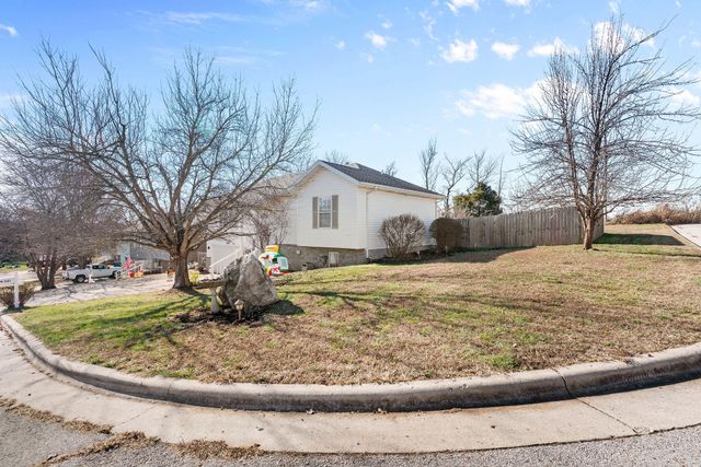 2605 S Lotus Street, Ozark, MO 65721