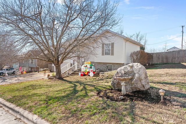 2605 S Lotus Street, Ozark, MO 65721