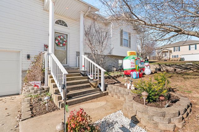 2605 S Lotus Street, Ozark, MO 65721