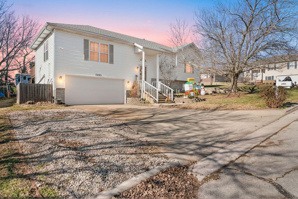 2605 S Lotus Street, Ozark, MO 65721