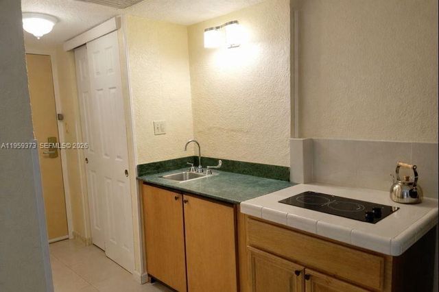 19201 Collins Ave 707, Sunny Isles Beach, FL 33160