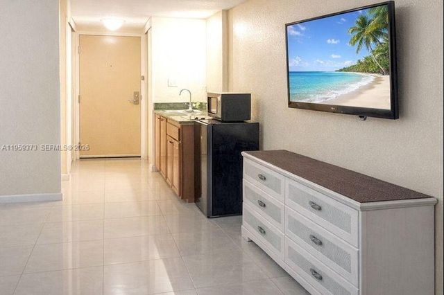 19201 Collins Ave 707, Sunny Isles Beach, FL 33160