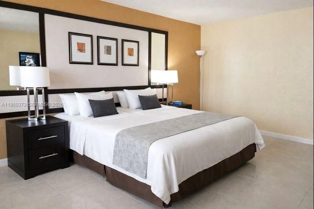 19201 Collins Ave 707, Sunny Isles Beach, FL 33160