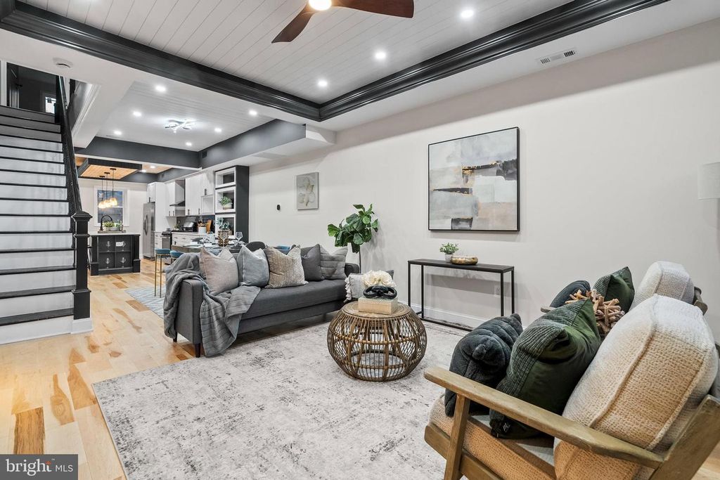 807 BELGIAN AVE, Baltimore, MD 21218