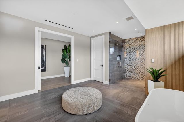 1918 Intracoastal Drive, Fort Lauderdale, FL 33305