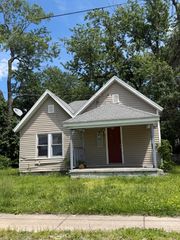 822 N Lexington Avenue, Springfield, MO 65802