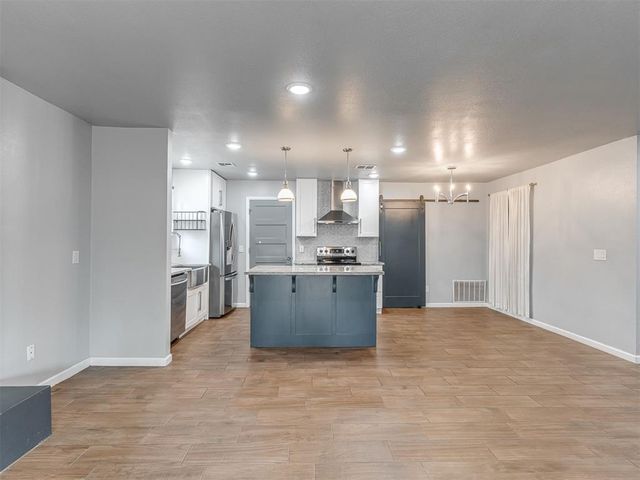 9927 Georgia Avenue, The Village, OK 73120